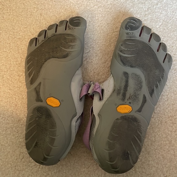 Vibram five finger shoes - Picture 5 of 16